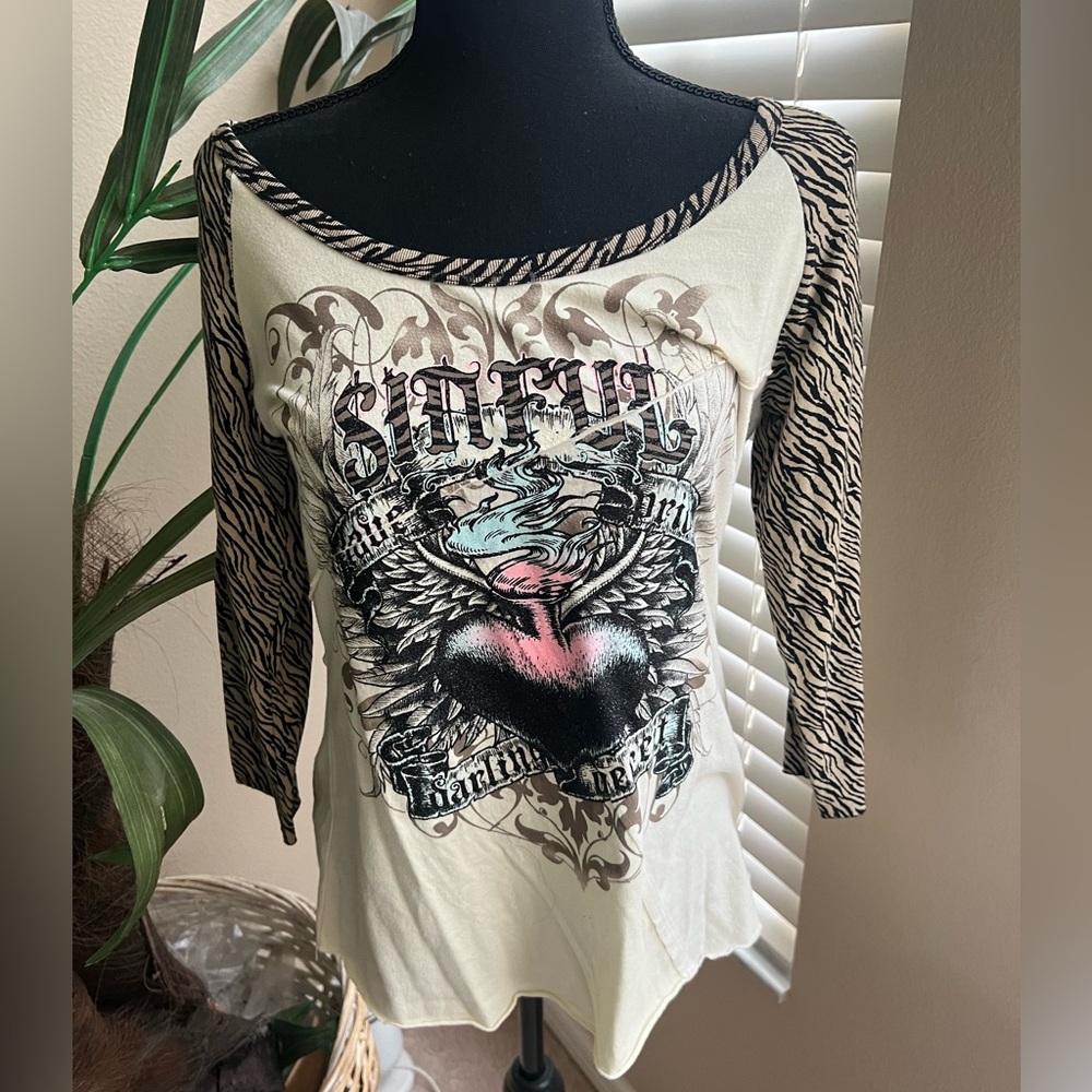 🌻NWT Sinful T-Shirt - Women's Dirty White Sand Lava Wsh | Buckle